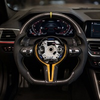 Volant de course en fibre de carbone pour BMW avec bande jaune, cuir perforé, palettes de changement de vitesse et boutons de régulateur de vitesse