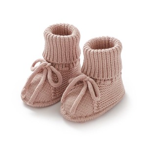 Chaussons tricotés doux pour bébé - Mélange de coton chaud, joli nœud décoratif, chaussures de berceau pour nouveau-né - Product Image 3