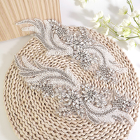 Accessoire floral unique en strass de cristal à 12 facettes pour robe de mariée, technique de couture, utilisation polyvalente pour sacs, vêtements, chaussures YUGU