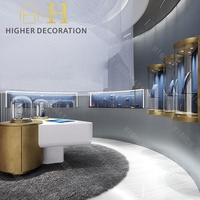 Vitrine de présentation de bijoux haut de gamme minimaliste et incurvée pour boutique de bijoux, comptoir de présentation de bijoux