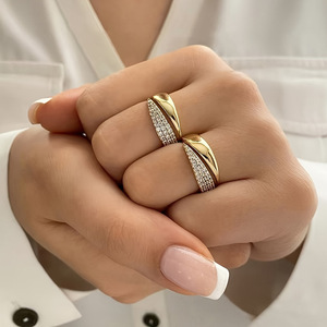 Anello Aperto Regolabile per Donne, Gioiello Minimalista alla Moda - Product Image 2