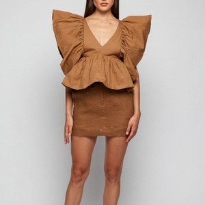 Ensemble haut et jupe courte en coton à col en V profond et manches bouffantes, design tendance, élégant, deux pièces, costume d'été pour femmes - Product Image 1