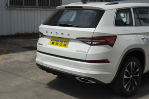 Skoda <span class=keywords><strong>Kodiaq</strong></span> d'occasion certifiée 2023 2.0T Turbo 150-200 ch <span class=keywords><strong>4x4</strong></span>, grande hauteur au sol, cuir foncé, R19, état impeccable - Product Image 6