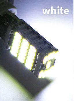 สีขาวอบอุ่น