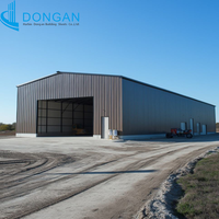 Entrepôt moderne en acier métallique, aménagement personnalisé pour centre de distribution logistique professionnel de commerce électronique