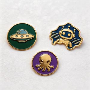 Adorable Badge en Émail Métallique Version Q sur le thème des Animaux de Dessin Animé Kawaii et des Extra-terrestres, avec des thèmes Mode et Musique, pour Anniversaire - Product Image 1