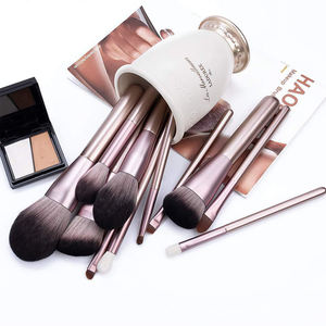 Juego de Brochas de Maquillaje Profesional de 12 Piezas Color Morado Uva de Alta Calidad, Imprescindible en 2024, MCF - Product Image 3