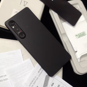 สมาร์ทโฟน Xperiia 1 V 5G สีดำ กล้องสามตัว หน้าจอ OLED 6.5 นิ้ว ระบบปฏิบัติการ Android 13 ภาษาอังกฤษ - Product Image 1