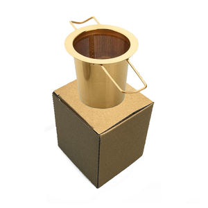 Colador Infusor de té de acero inoxidable dorado para té suelto con mango plegable doble y paquete de caja de papel - Product Image 1