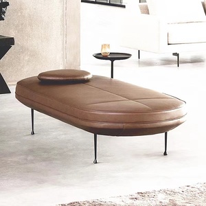 Sofá moderno de cuero genuino en forma de I para sala de estar tapizado con mesa auxiliar patas de metal material de madera <span class=keywords><strong>sin</strong></span> <span class=keywords><strong>respaldo</strong></span> - Product Image 4