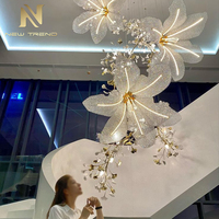 Lampe romantique inspirée de la nature Décoration intérieure Fête Plante artificielle Fleur LED Lustre en cristal de mariage