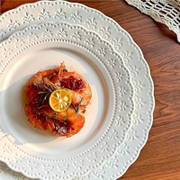 Ensemble d'assiettes en céramique élégantes à bord festonné, assiettes blanches pour mariage, événements, dessert et dîner, pour la décoration de table