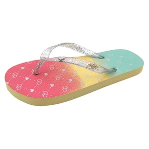 Sandalias de Playa con Diseño de Corazones para Mujer, Suela Degradada, Tira Brillante, Pantuflas de Verano, Suministro Directo de Fábrica OEM ODM - Product Image 1