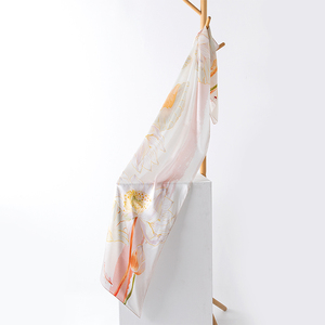 Vente en gros 175cm X 53cm Elégant Luxe Femmes <span class=keywords><strong>100</strong></span>% <span class=keywords><strong>Foulard</strong></span> en <span class=keywords><strong>soie</strong></span> Chinois Rétro Imprimé Floral Châle en <span class=keywords><strong>soie</strong></span> pour un usage quotidien Vacances - Product Image 5