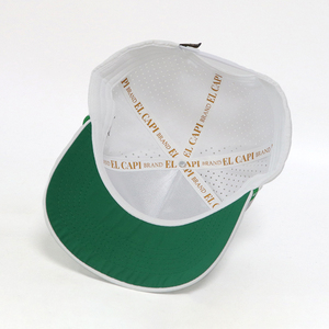 Gorras de Béisbol de 5 Paneles Impermeables de Alta Calidad al por Mayor, Logotipo Bordado Personalizado, Orificios Cortados con Láser, Gorras de Golf de Poliéster de Alto Rendimiento - Product Image 4