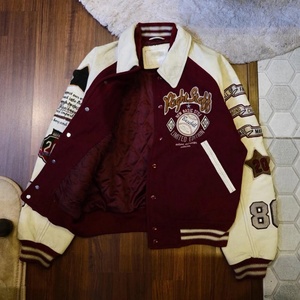 Chaqueta Deportiva Retro para Hombre con Múltiples Parches Bordados, Apta para el Estilo Retro Y2K y las Tendencias de Moda Urbana - Product Image 3