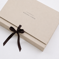Boîte cadeau pliante de luxe personnalisée, boîte d'emballage en carton imprimé pour cadeaux avec fermeture à ruban, logo