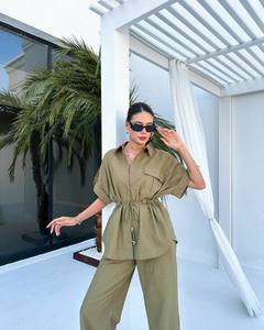 Vente en gros de vêtements pour femmes <span class=keywords><strong>pantalon</strong></span> taille haute à jambes larges ensemble chemise à lacets à manches courtes <span class=keywords><strong>pantalon</strong></span> d'été pour femmes costume 2 pièces décontracté pour femmes - Product Image 5