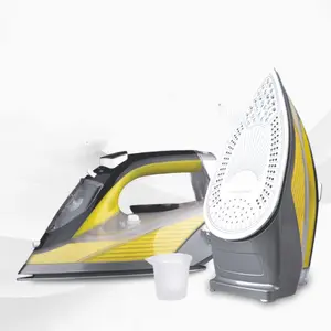 नई डिजाइन सिरेमिक Soleplate जनरेटर के साथ कपड़े के लिए स्टीमर इस्त्री लोहे खड़ी बिजली भाप प्रेस लोहे स्टेशन