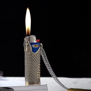 Coque à la mode créative en métal pour <span class=keywords><strong>briquet</strong></span> en relief <span class=keywords><strong>serpent</strong></span> pour un look premium - Product Image 6