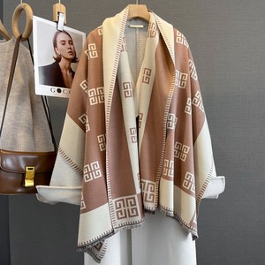 Bufanda de invierno con estampado de poliéster grueso para fiesta de Otoño/Invierno - Product Image 1