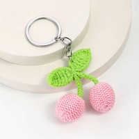 Creatieve grappige handgemaakte gehaakte pluche rode kersen sleutelhanger milieuvriendelijk reliëf cartoon fruit ontwerp LYD dames handtas