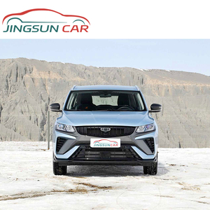 Precio barato Geely Binyue pequeño SUV coche de gasolina Manual de 5 velocidades coche de <span class=keywords><strong>segunda</strong></span> <span class=keywords><strong>mano</strong></span> 1,5 L 126 caballos de fuerza L4 <span class=keywords><strong>coches</strong></span> SUV usados - Product Image 2