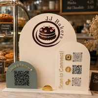 Plaque personnalisée en acrylique rose vif avec code QR pour réseaux sociaux, logo sur mesure, scanner pour se connecter