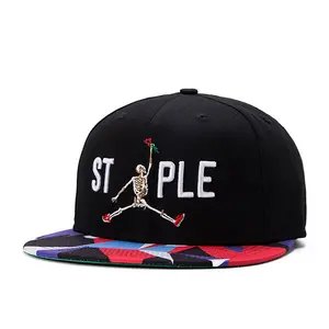 สีดำแบน Visor หมวกเบสบอลชายหมวกเย็บปักถักร้อยที่กำหนดเอง Unisex Snapback หมวก Hip Hop หมวก