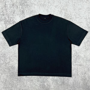T-shirt de luxe 260 g/m² épais à épaules tombantes, uni, noir, coupe courte et oversize, en coton pour hommes, vente en gros - Product Image 1