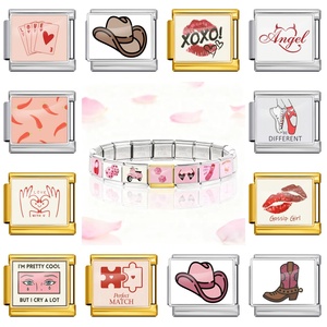 Venta al por mayor de dijes de moda italianos personalizados con diseños de sombreros, zapatos, labios, amor y lágrima, de acero inoxidable de 9mm, para pulseras DIY y regalos de joyería - Product Image 1