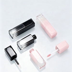 Envase Cosmético Cuadrado de Plástico de 5 ml en Degradado Rosa/Negro para Brillo Labial y Rubor, con Tapa de Rosca y Aplicador de Brocha, Impresión Serigráfica - Product Image 1