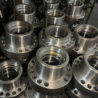 Pièces de machines de construction : Capuchon de vérin hydraulique, Couvercle de tête de joint de vérin de bras, flèche et godet Zx240-3 Zx330-3 Zx200-3