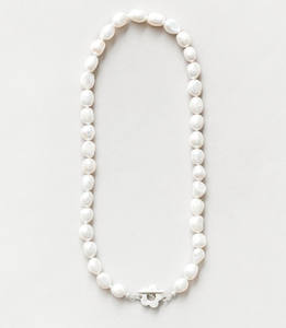 قلادة خانقة كلاسيكية عتيقة من النحاس المطلي بالذهب عيار 18 قيراط مع خرز لؤلؤ المياه العذبة على شكل زهرة للخطوبة والحفلات والهدايا - Product Image 6