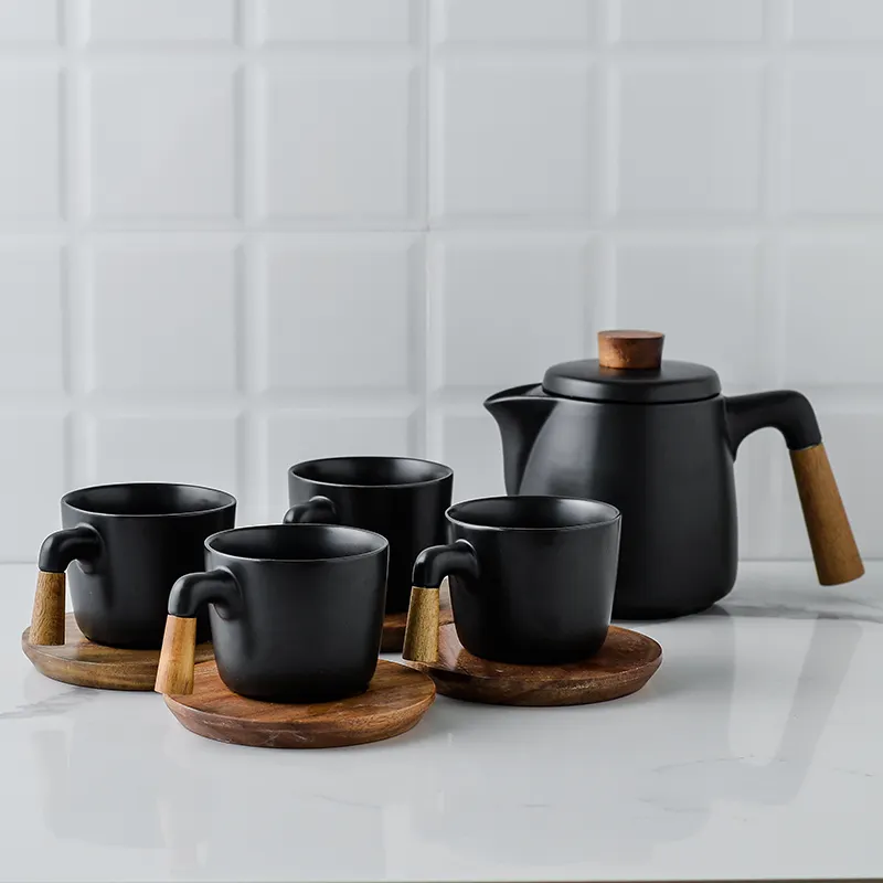 Mat siyah kupalar ahşap saplı seramik çay bardakları ahşap tabak kahve fincanı hediye seti seramik çay takımları