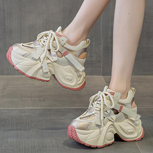 Aumento de altura interior hueco mujer verano 2024 nuevas sandalias deportivas informales de fondo grueso transpirable para mujer - Product Image 4