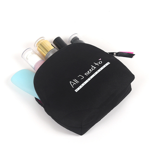 Sac à cosmétiques en polyester imperméable de style coquille, porte-monnaie de grande capacité avec pompon - Product Image 3