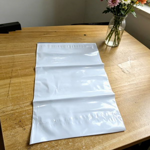 Sacs d'expédition en polyéthylène blancs personnalisés avec logo, recyclables et écologiques, pour les initiatives mondiales de marques éco-responsables - Product Image 1