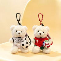 Porte-clés en peluche ours tendance en gros, breloque souple pour sac de football, idéal pour les souvenirs de football et les cadeaux pour les fans, accessoires de collection