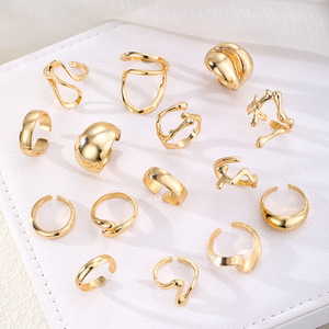Anillo de Oro con Diseño de Lágrima Irregular y Líneas Doradas Exageradas, Protección Ambiental, Venta al por Mayor Transfronteriza - Product Image 3