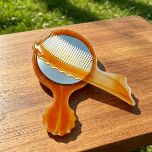 Mini <b>Mirror</b> And Hair Comb Set Round <b>Plastic</b> Portable Makeup <b>Mirror</b> For Home Use - Product Image 4