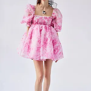 Fabrika doğrudan satış OEM/ODM yüksek kaliteli kadın puf elbise çiçek baskılı mini elbise