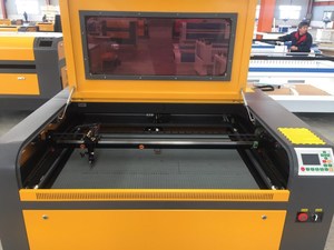 เครื่องแกะสลักเลเซอร์ CO2 1080 57 เครื่องทำตรายาง เครื่องแกะสลัก CNC เลเซอร์ - Product Image 4