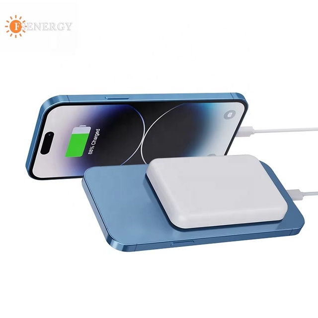 Mini Ultra Slim 20W Fast Charging Wireless Magnetic Portable Power Bank 3000mAh