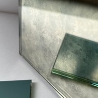 Vente en gros de verre miroir antique vieilli personnalisé de n'importe quelle taille pour des applications architecturales décoratives avec motif nuageux