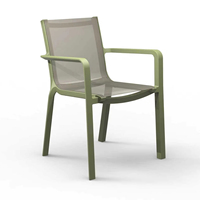 Chaise de patio empilable en polypropylène vert avec dossier en maille, fauteuil de jardin extérieur résistant aux intempéries
