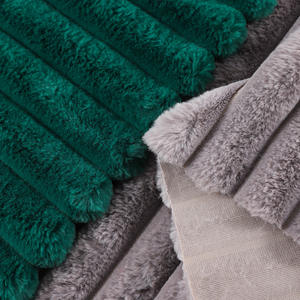 Китайский поставщик, Прямая продажа с фабрики, недорогие многоцветные 100% полиэфирные длинные плюшевые ткани из искусственного меха кролика для девочек - Product Image 5