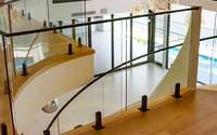 Mattschwarze Edelstahl-Quadrat-Spigots für Balkon-Treppengeländer-Systeme - Modernes Design Rostbeständig Bodenmontiert