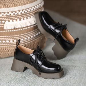 Nouvelles Chaussures Décontractées Derby en Cuir pour <span class=keywords><strong>Femme</strong></span>, Style Britannique Rétro, Élégantes, à Bout Pointu, Semelle Épaisse, à Enfiler avec Sangles - Product Image 1