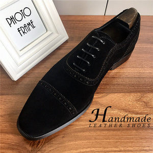 Zapatos formales de cuero para negocios, de diseño nuevo y hechos a medida. Zapatos Oxford de hombre con parte superior de cuero genuino y brocado de charol. - Product Image 4